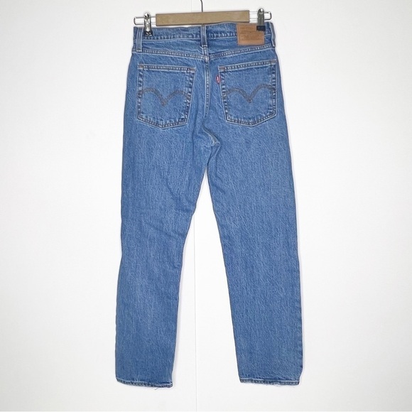 Levi’s Wedgie Straight Jeans - Picture 2 of 4